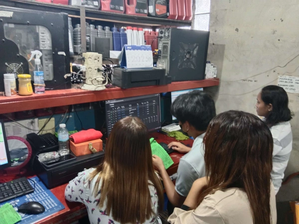 KaSocius Developer teaching client to their new Inventory System